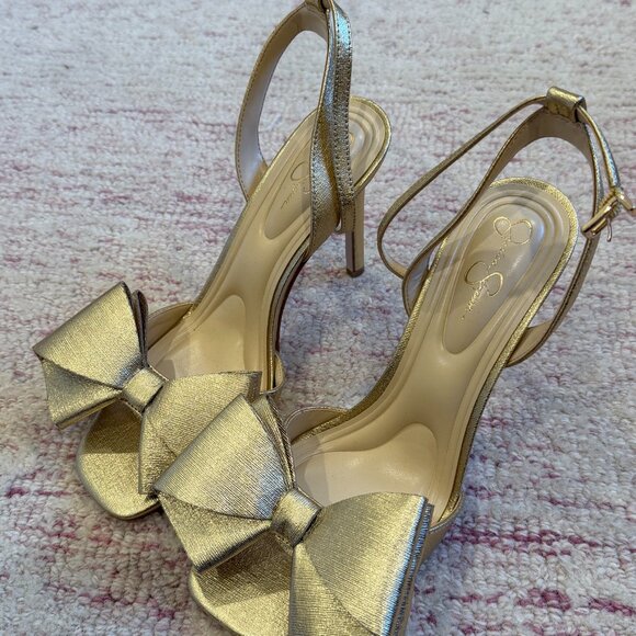 Jessica Simpson Gold Bow Heels - Picture 2 of 3